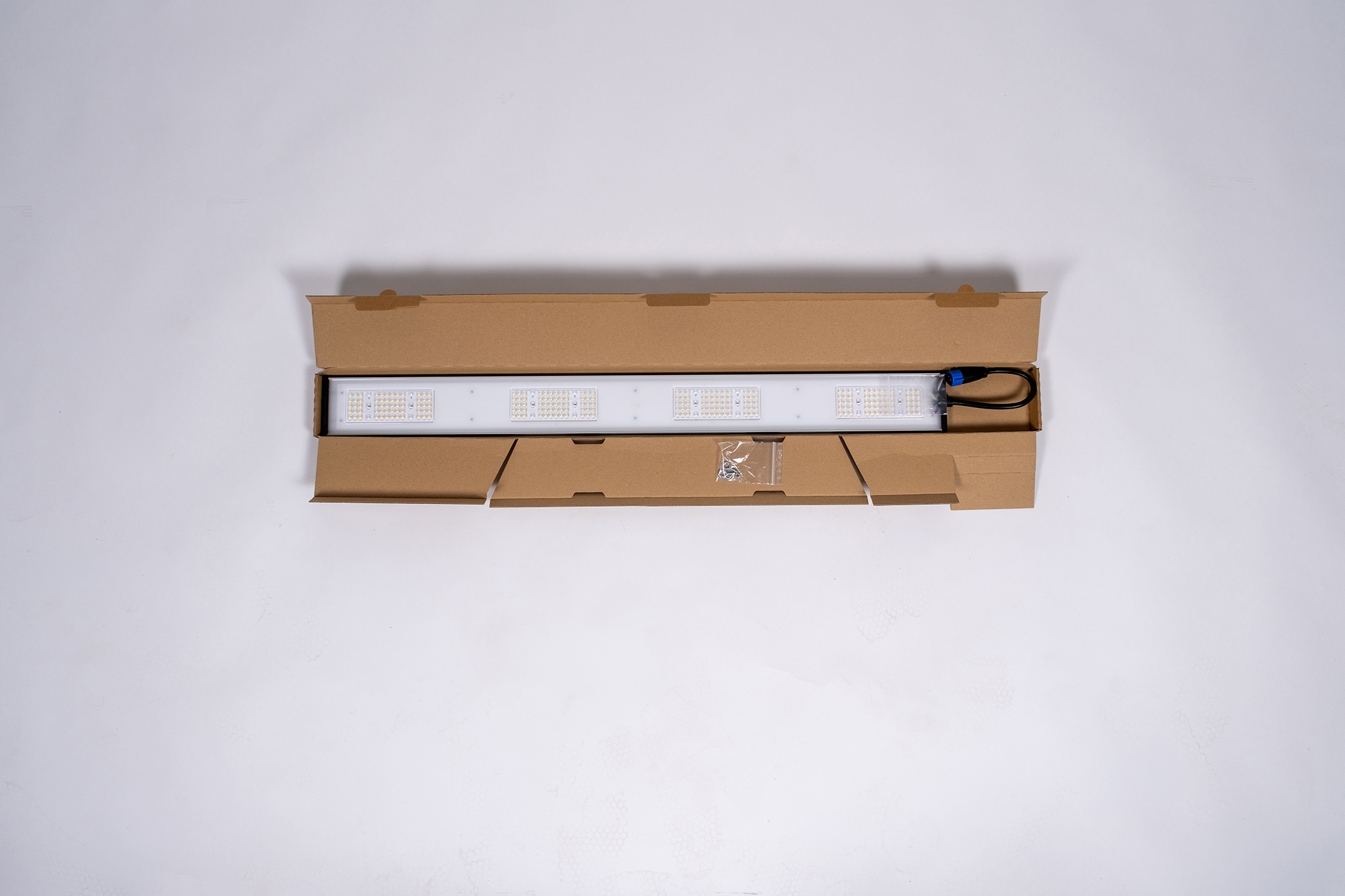 SANlight STIXX 4-100 packaging (3)